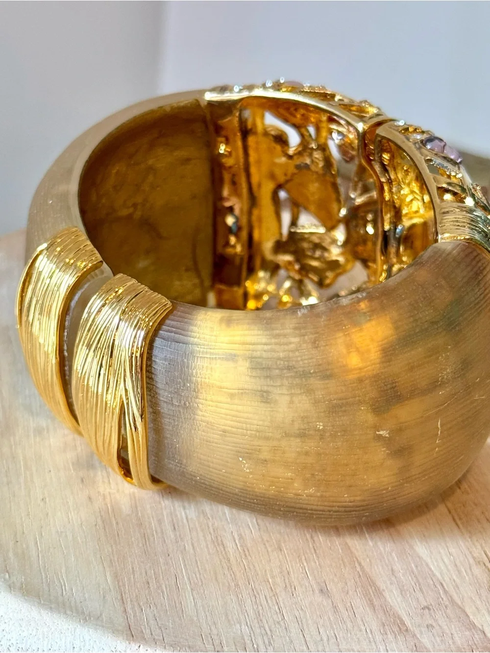 VTG Estate Alexis Bittar Secret Garden Bee Lucite Hinged Cuff Bracelet—Rare Find